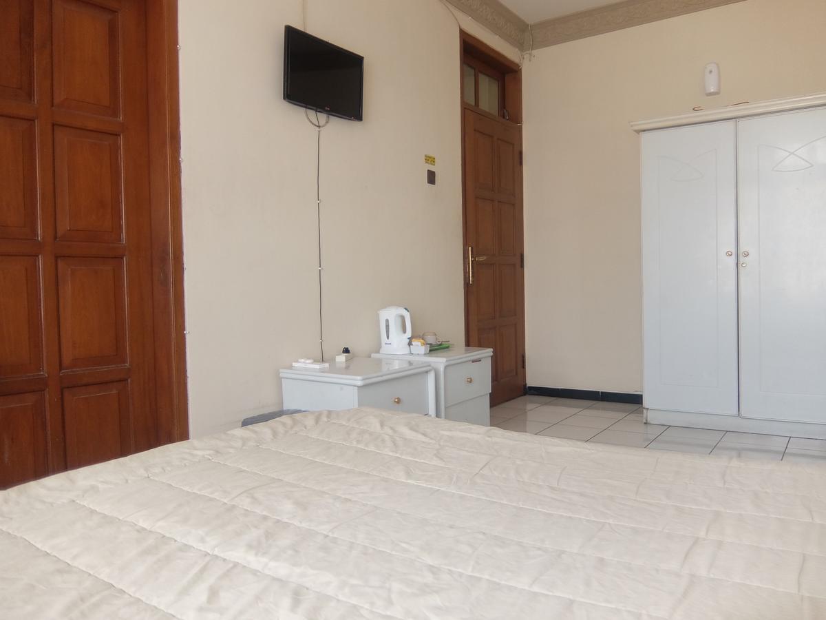 Vidi 1 Hotel Jogjakarta Kejayan Bagian luar foto