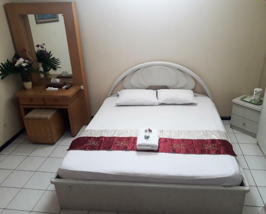 Vidi 1 Hotel Jogjakarta Kejayan Bagian luar foto