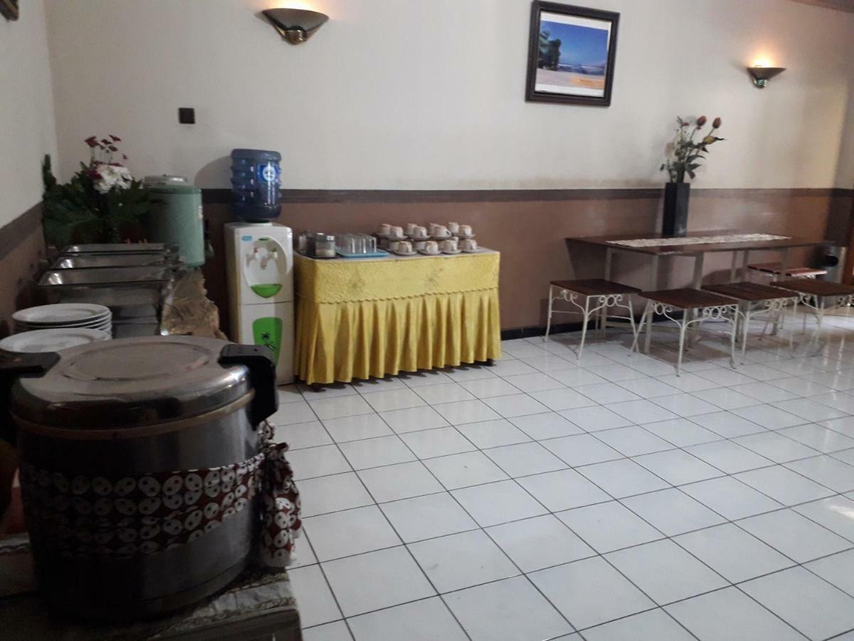 Vidi 1 Hotel Jogjakarta Kejayan Bagian luar foto