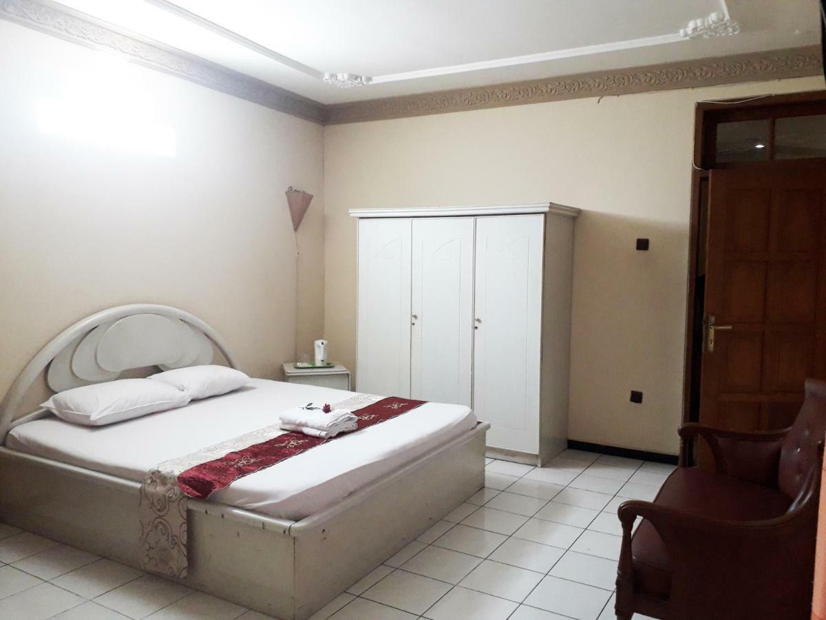 Vidi 1 Hotel Jogjakarta Kejayan Bagian luar foto