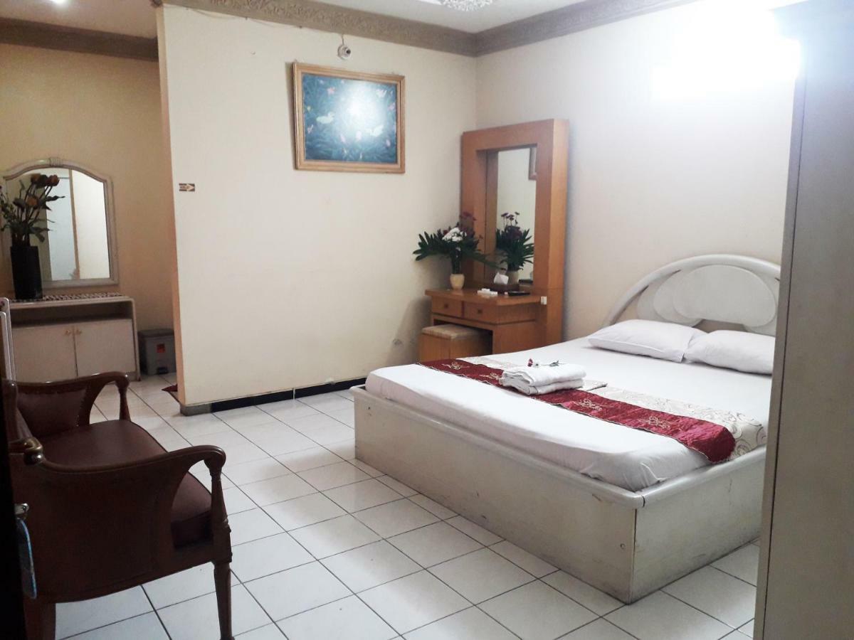 Vidi 1 Hotel Jogjakarta Kejayan Bagian luar foto